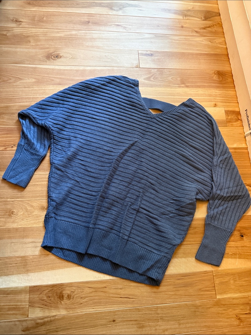 V-Neck Ribbed Sweater - Blue